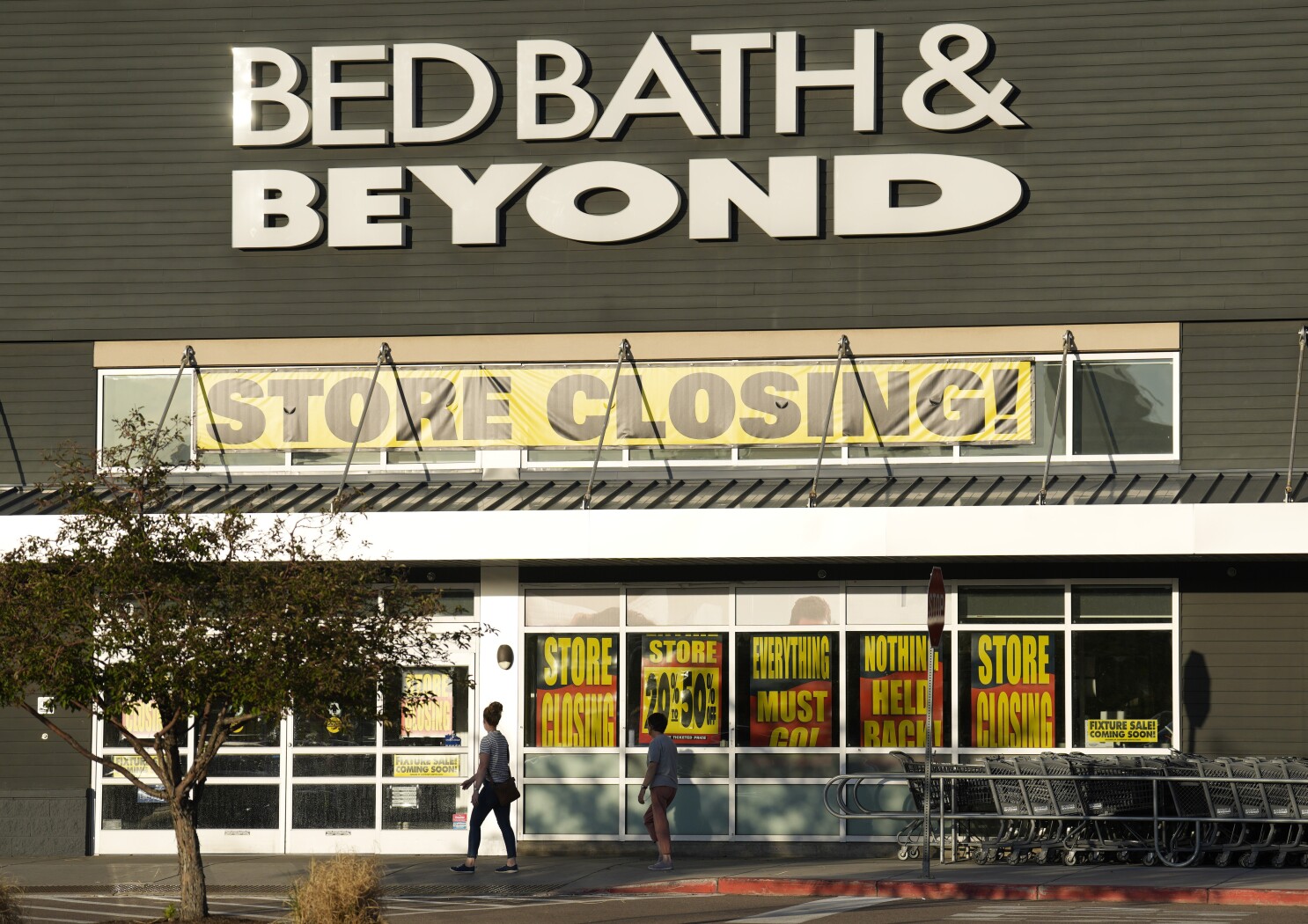 Bed Bath Beyond lives on line after Overstock buys rights